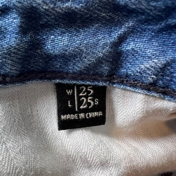 Abercrombie and Fitch High Rise Girlfriend Cut-Off Jean Shorts sz 25 - Picture 11 of 11